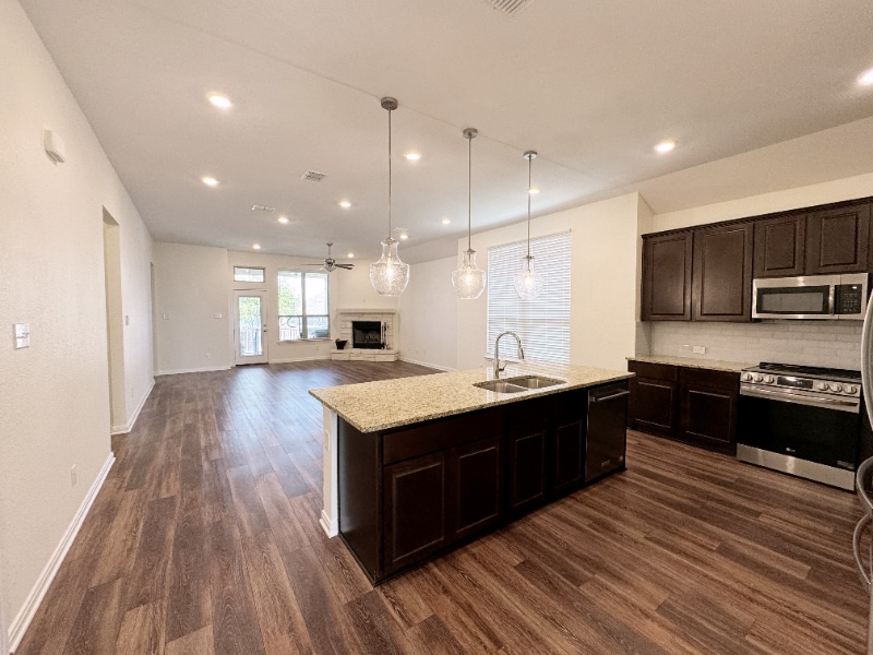 Building Photo - 3016 Samson Dr