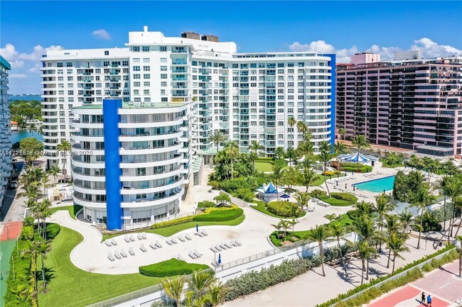 Building Photo - 5161 Collins Ave