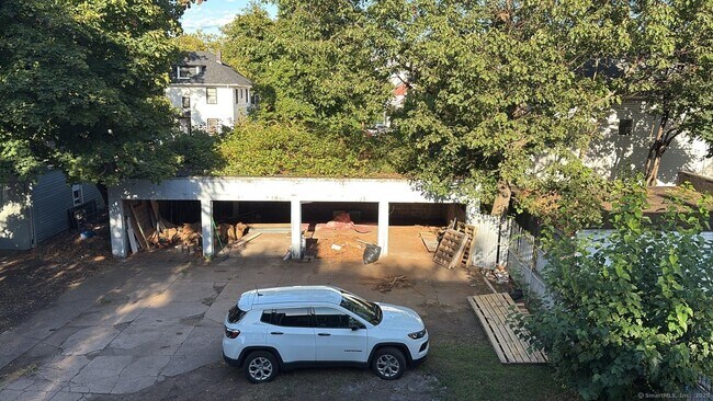 Building Photo - 201 Howard Ave