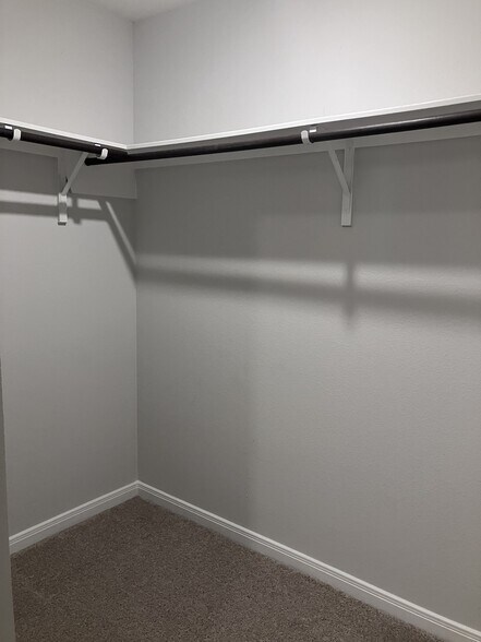 Building Photo - 1324 Mill Mtn