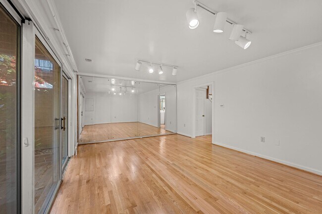 Building Photo - 605 H St SW