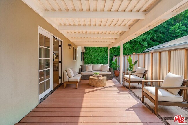Building Photo - 5353 Don Pio Dr
