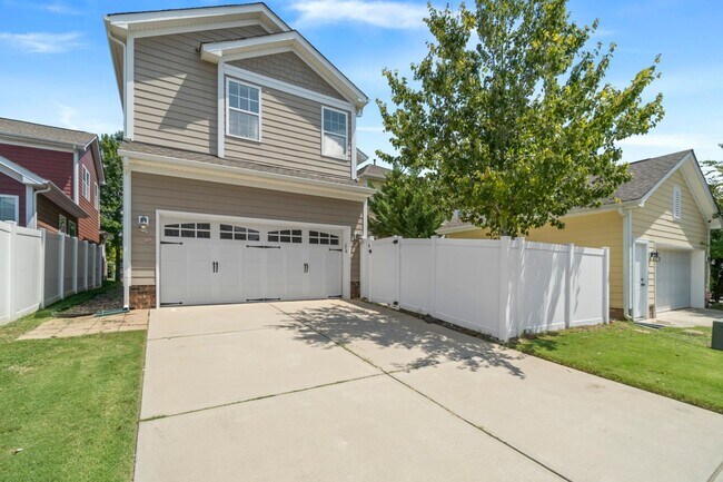 Building Photo - Stunning rental home in beautiful Ardrey Crest