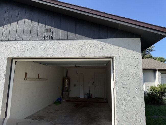 Building Photo - 3216 Split Willow Dr