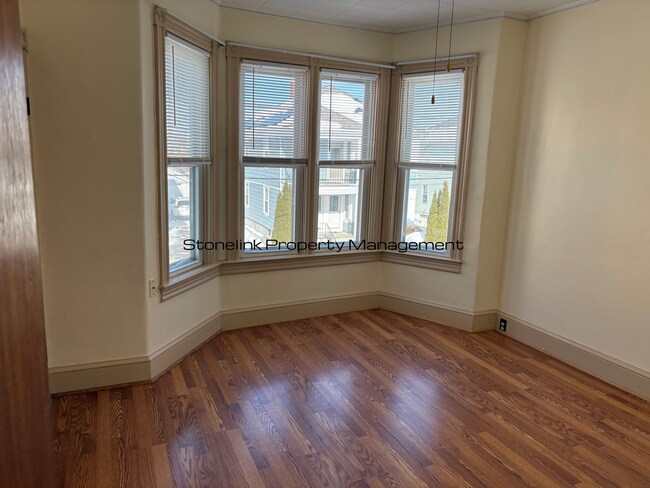 Building Photo - 70 Magill St