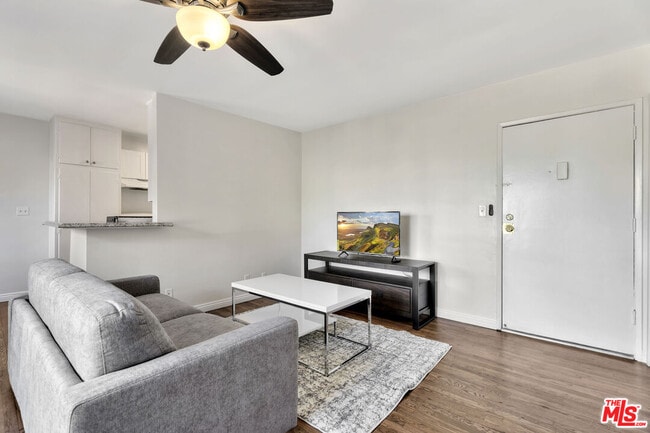 Building Photo - 932 Wilcox Ave