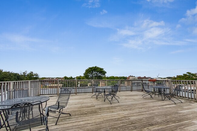 Building Photo - 2636 N Orchard St