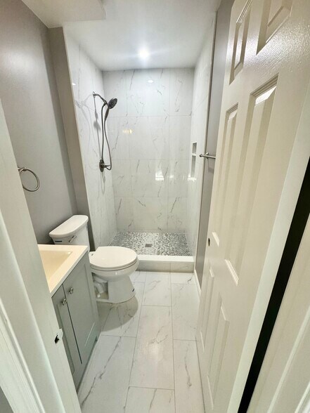Master bathroom - 10234 Heron Pond Ter