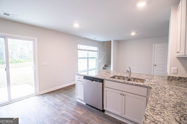 Building Photo - 495 Coconut Dr