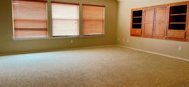 Building Photo - 2705 Blackstone Cove