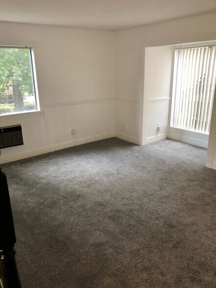 Building Photo - 7964 Mission Center Ct