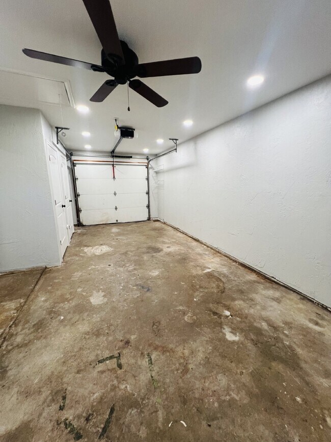 Building Photo - Beautiful 3 bedroom home in Chisolm School District!