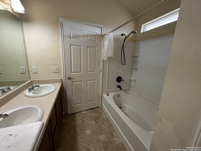 Building Photo - 5702 Canterbury Run