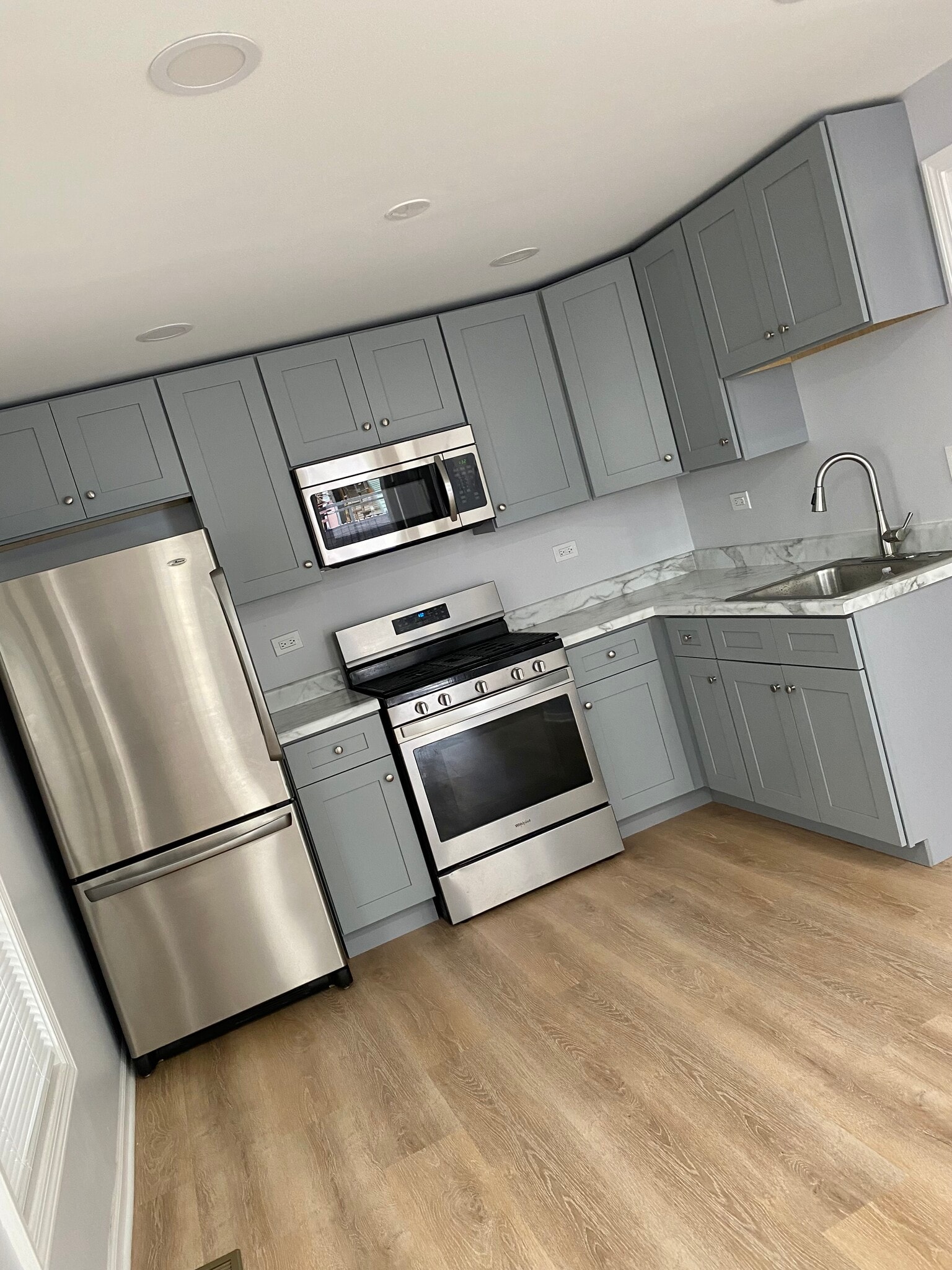 Kitchen - 1026 W 20th Pl