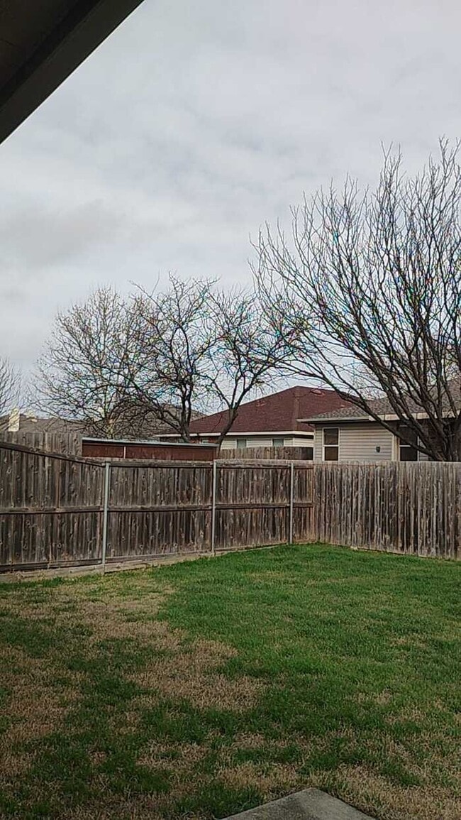 Building Photo - 1721 Baxter Springs Dr