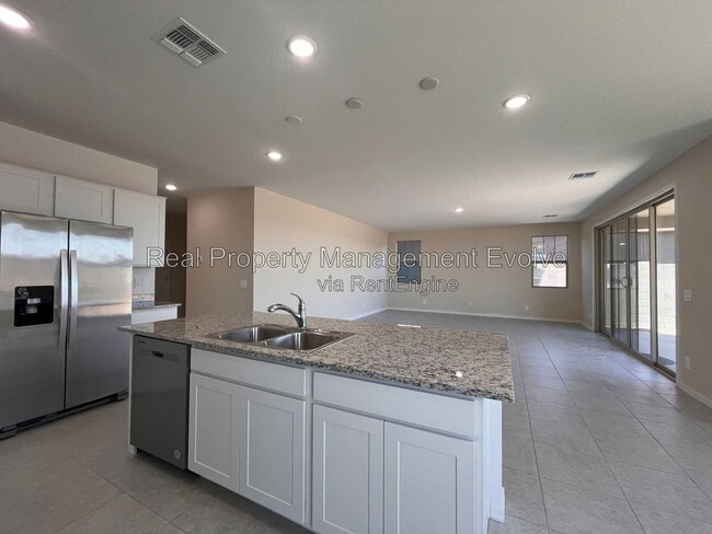 Building Photo - 4617 S 108th Ave