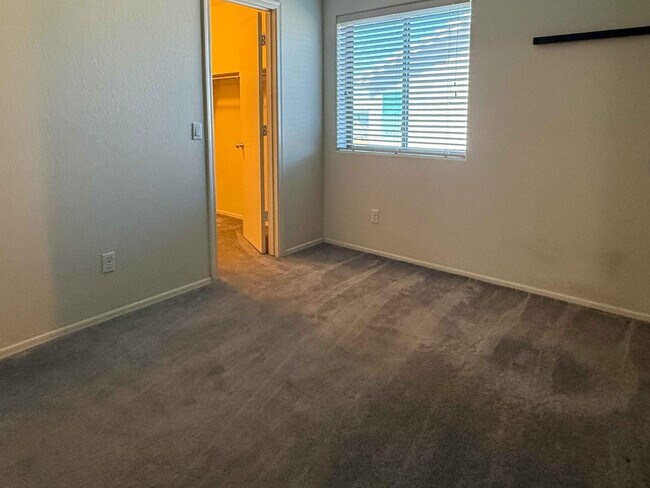 Building Photo - 3103 W Zachary Dr