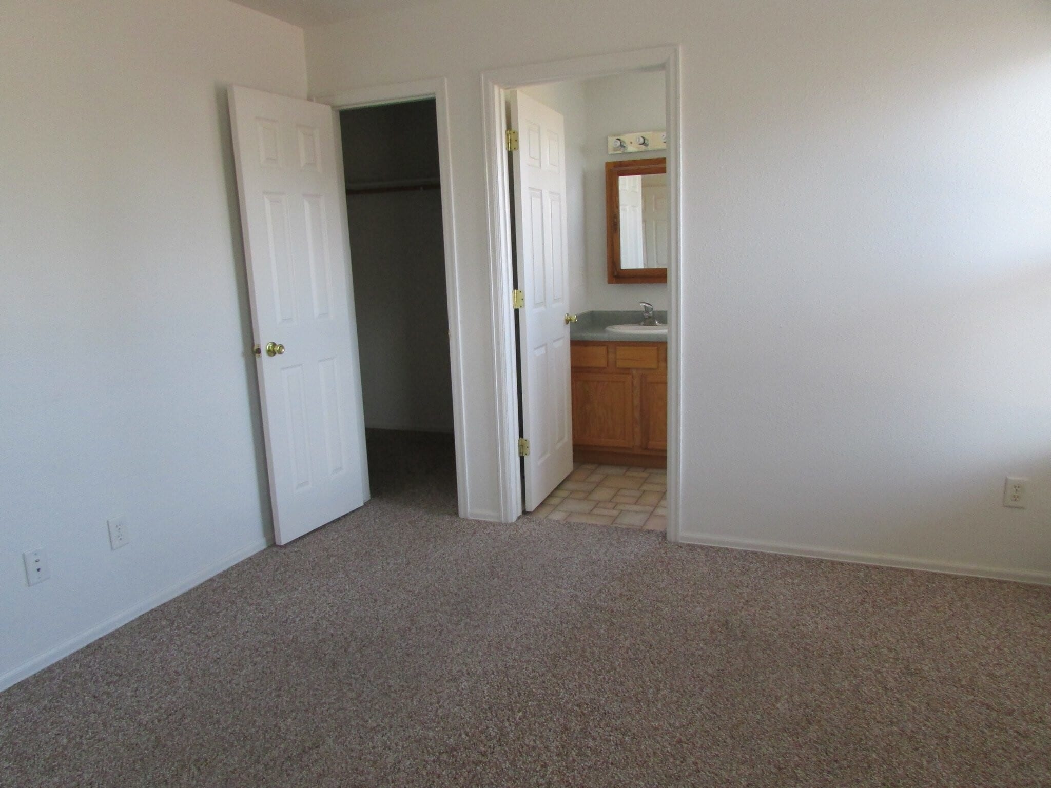 Building Photo - 1241 Tara Dr