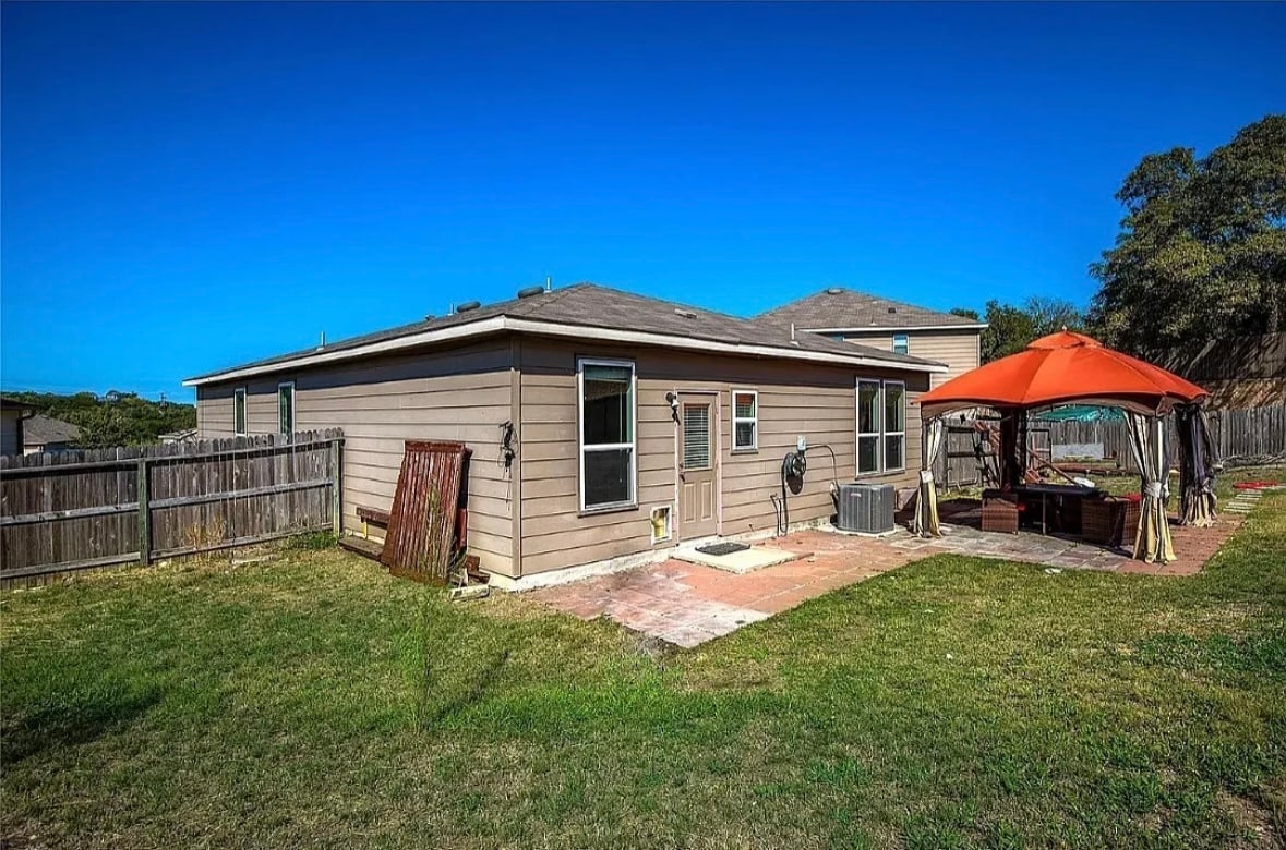 Backyard - 714 Roping Star