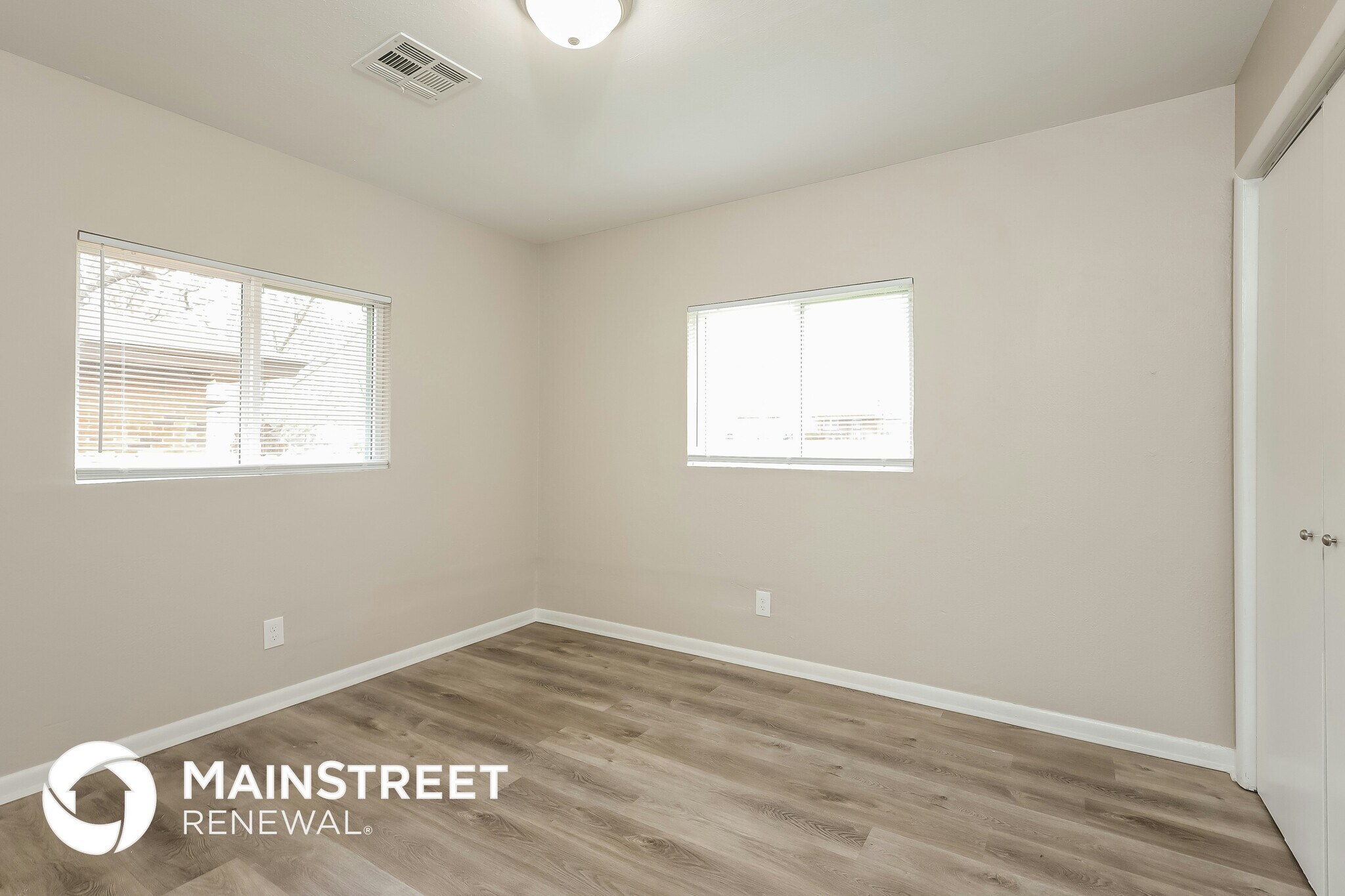 Building Photo - 624 E Towry Dr