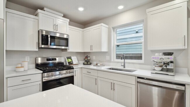 Building Photo - 674 Pickering Ln