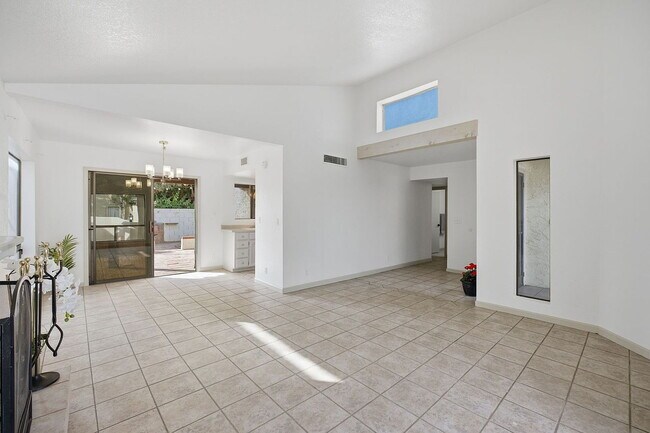 Building Photo - SINGLE FAMILY HOME.