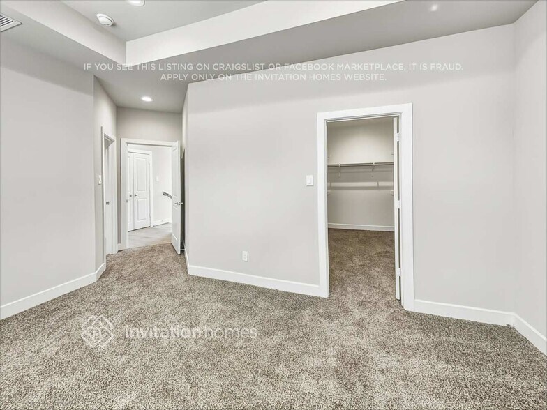 Building Photo - 10534 Executive Lake Dr