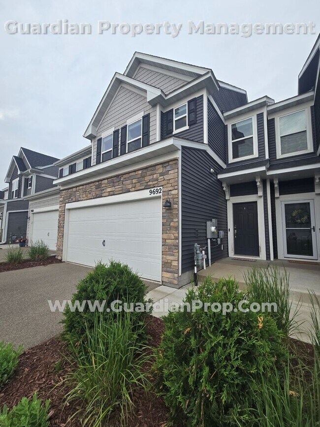 Primary Photo - Lake Elmo Townhouse, Newer build, 2 Car Ga...