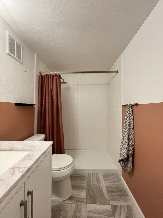 Building Photo - Spacious 2bed/2bath Condo in Aurora
