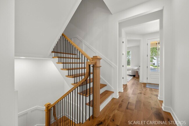 Building Photo - 715 N Brainard St