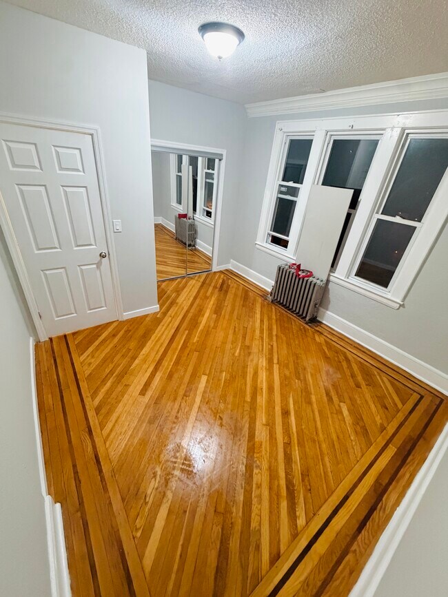 Building Photo - 15 Finlay Pl