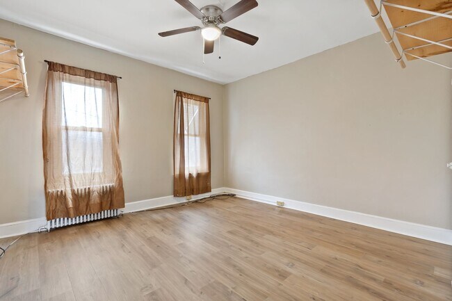 Building Photo - 5843 Magnolia St