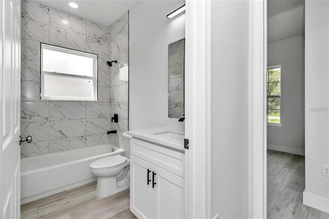 Building Photo - 3398 SW 165th Loop
