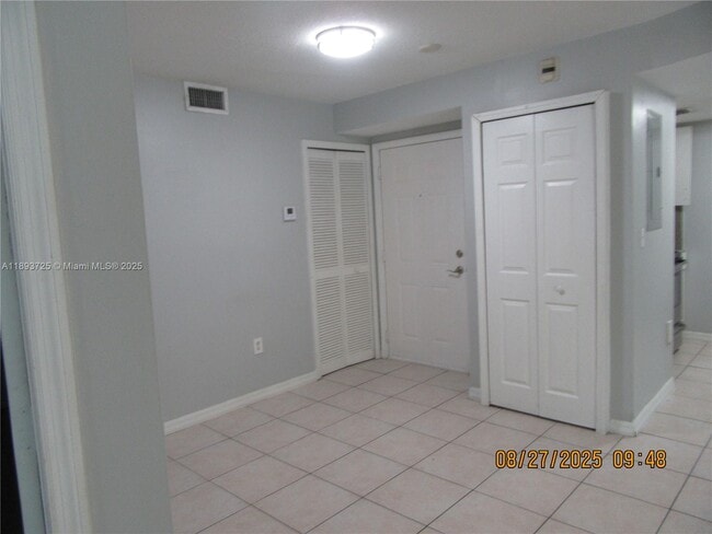 Building Photo - 2475 NW 16th St Rd