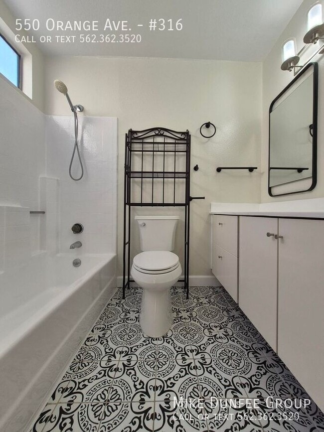 Building Photo - 550 Orange Ave