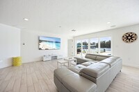 Building Photo - 220 June Dr