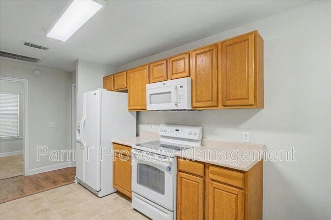 Building Photo - 2305 Spivey Ave