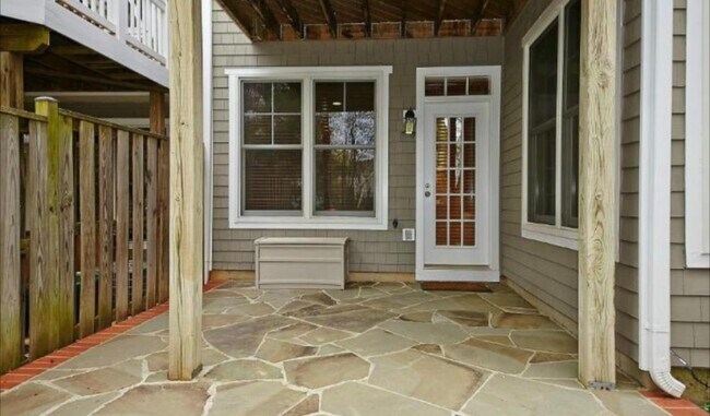 Building Photo - 2552 Brenton Point Dr