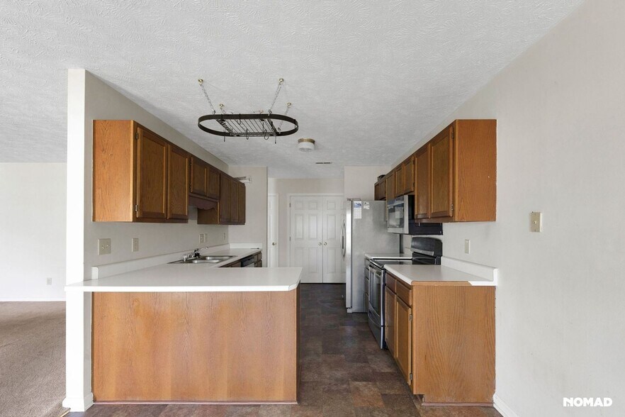 Building Photo - 1604 Piney Creek Pl