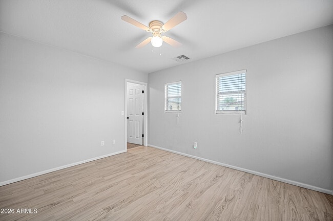 Building Photo - 10923 W Elm St