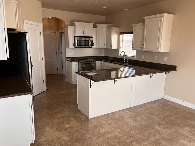 Building Photo - 2837 W Bear Ridge Way