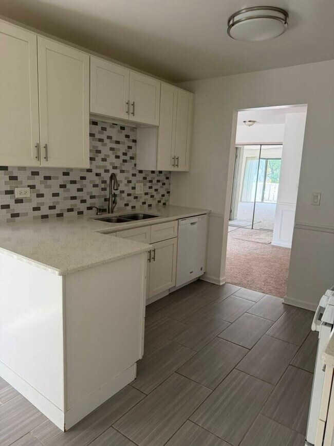Building Photo - 327 Wildberry Ct