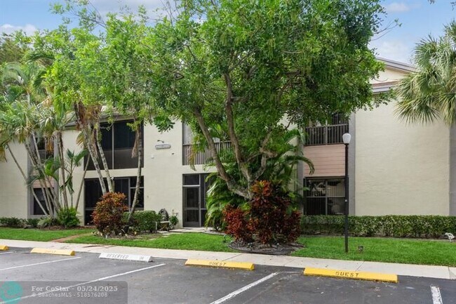 Building Photo - 4485 Carambola Cir N