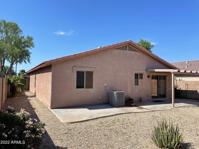 Building Photo - 25088 W Dove Cir
