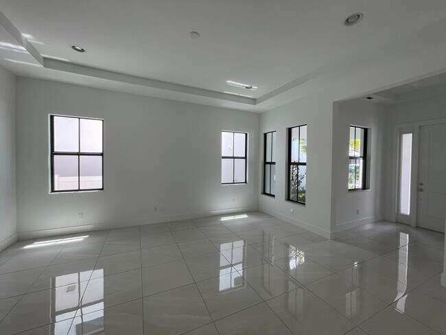 Building Photo - 13575 Artisan Cir