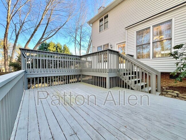 Building Photo - 29 Whispering Oak Ct