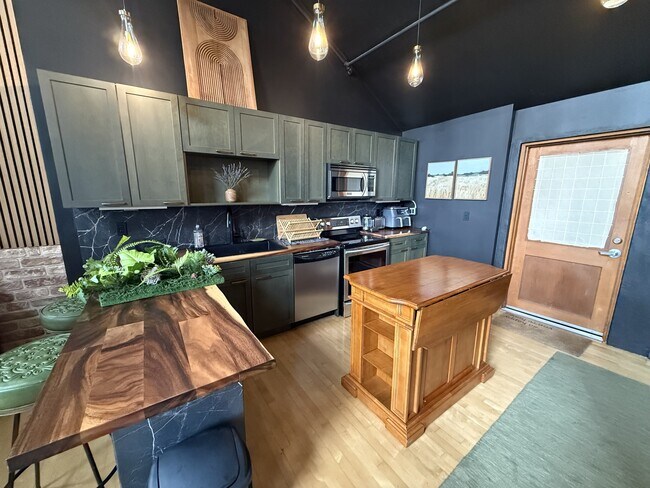 Building Photo - 300 Tijeras Ave NE