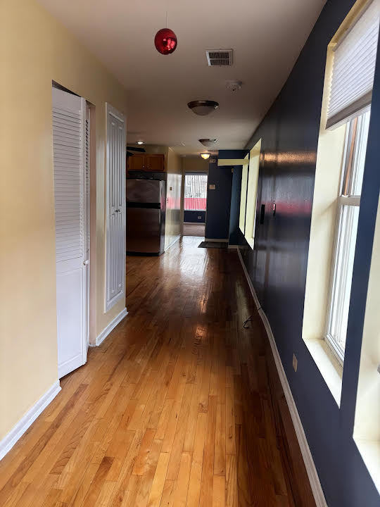 Building Photo - 3827 S Archer Ave