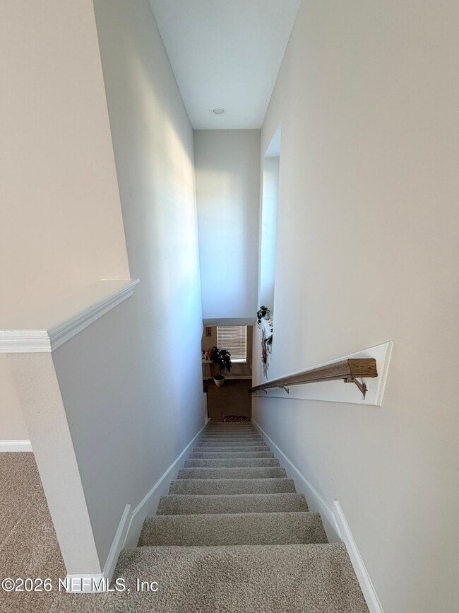 Building Photo - 70 Golden Fern Dr