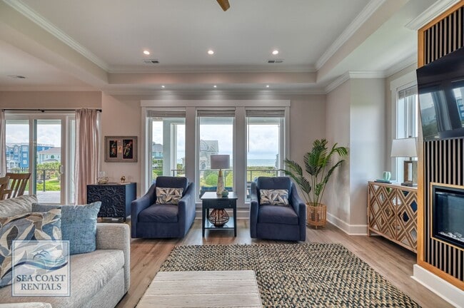 Building Photo - OFF-SEASON MONTHLY RENTAL - IT'S A BIG DILL!!